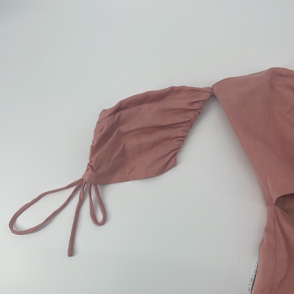 Privacy Please Off Shoulder Dress in Pink S A21 - Picture 6 of 8